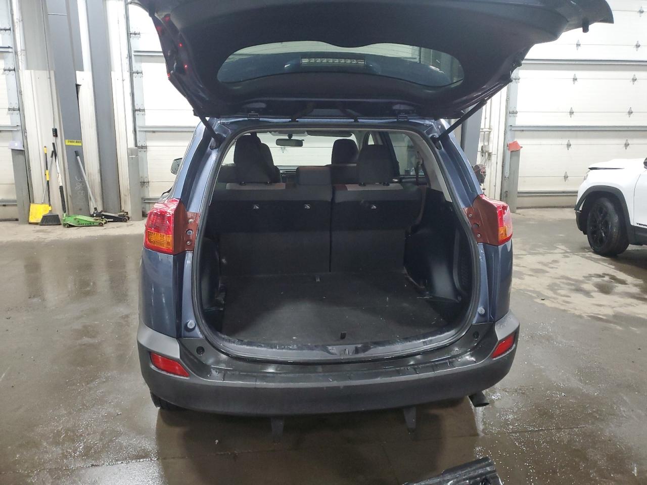 2014 Toyota RAV 4 - Image 6