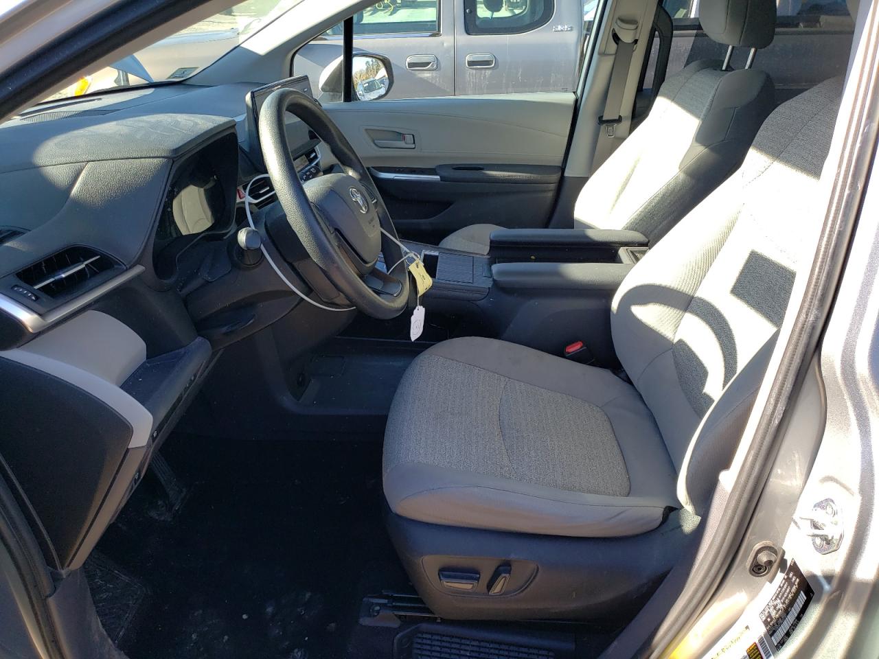 2022 Toyota Sienna - Image 7