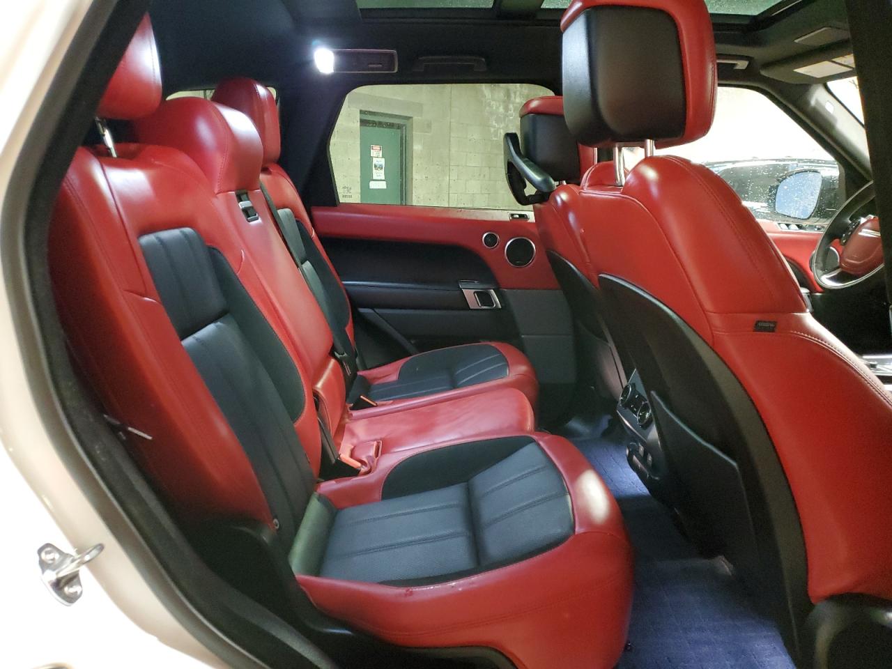 2020 Land Rover Range Rover - Image 11