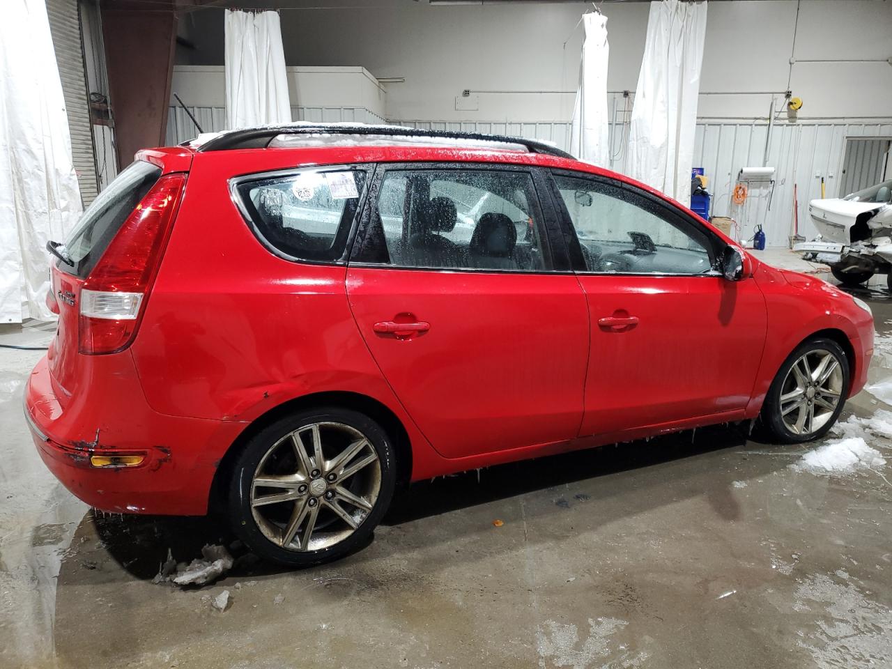 2010 Hyundai Elantra - Image 3