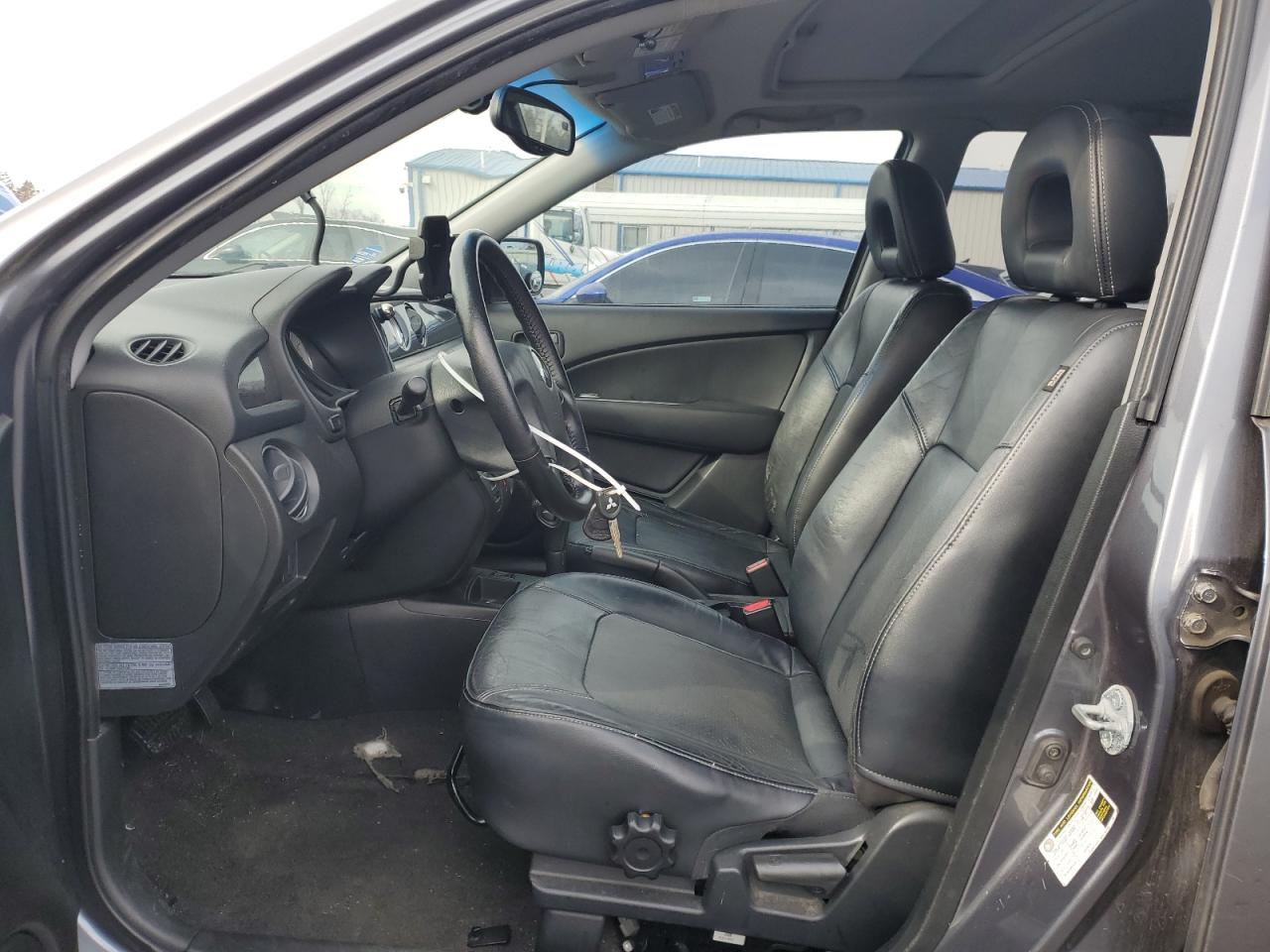 2005 Mitsubishi Outlander - Image 7