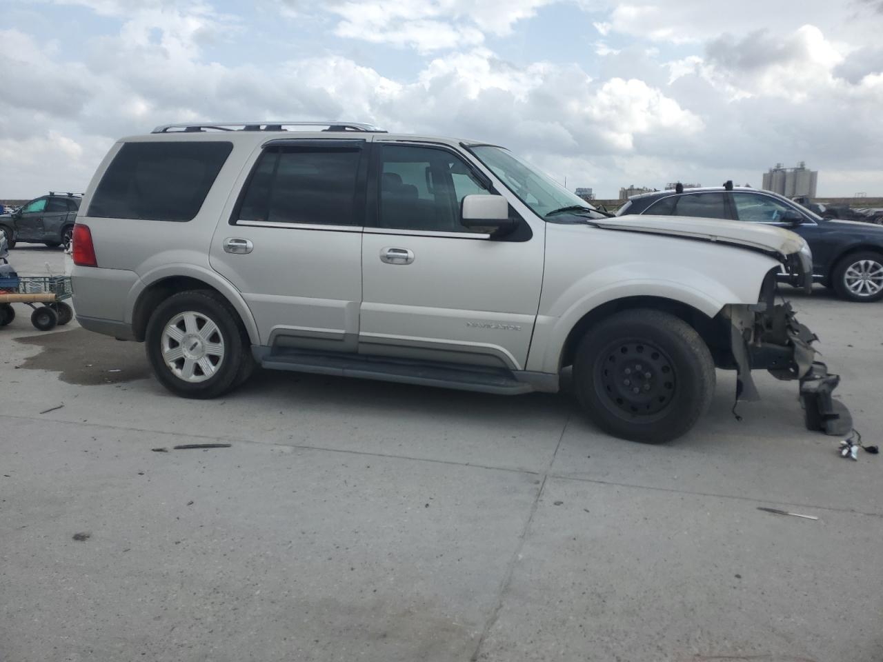 2003 Lincoln Navigator - Image 5