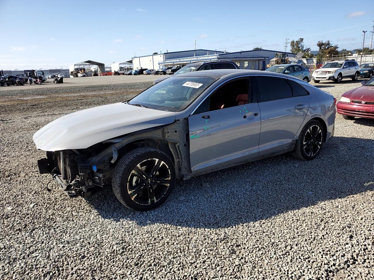 2022 Kia K5 - Image 1