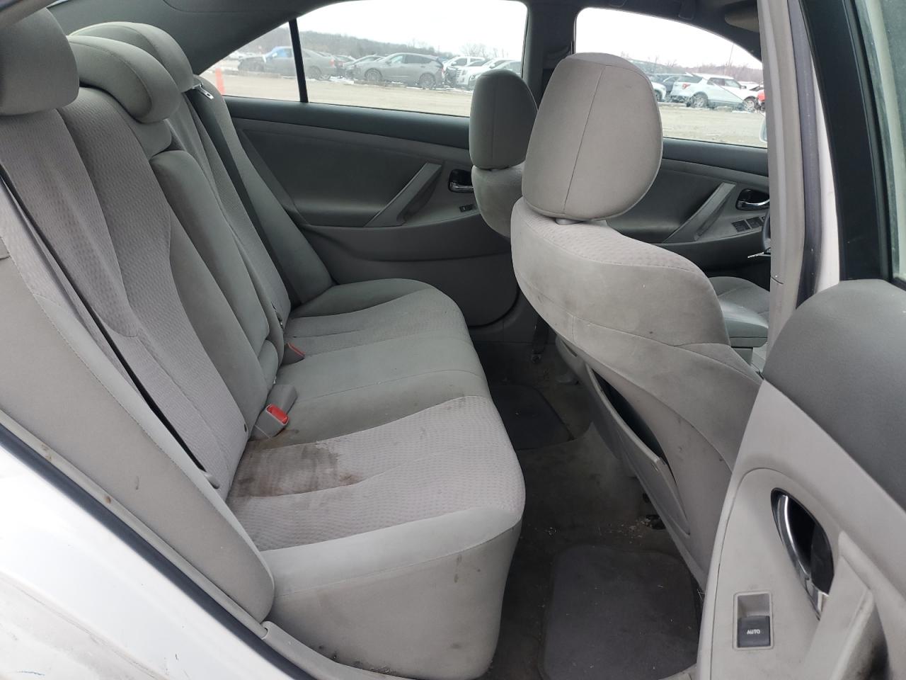 2011 Toyota Camry - Image 10