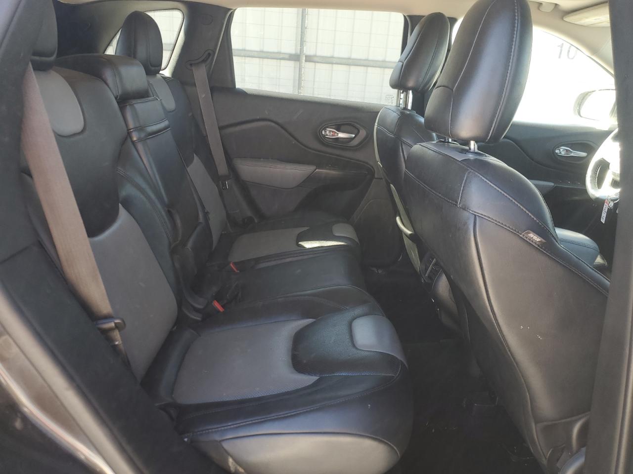 2014 Jeep Grand Cherokee - Image 11