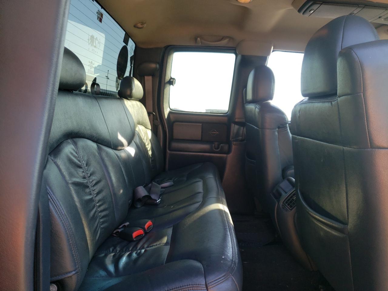 2002 Chevrolet Silverado - Image 10