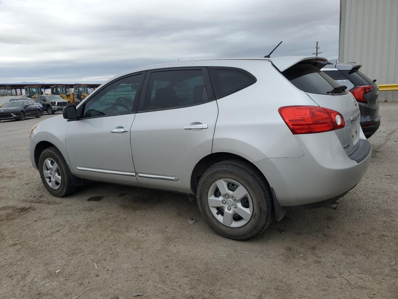 2012 Nissan Rogue - Image 2