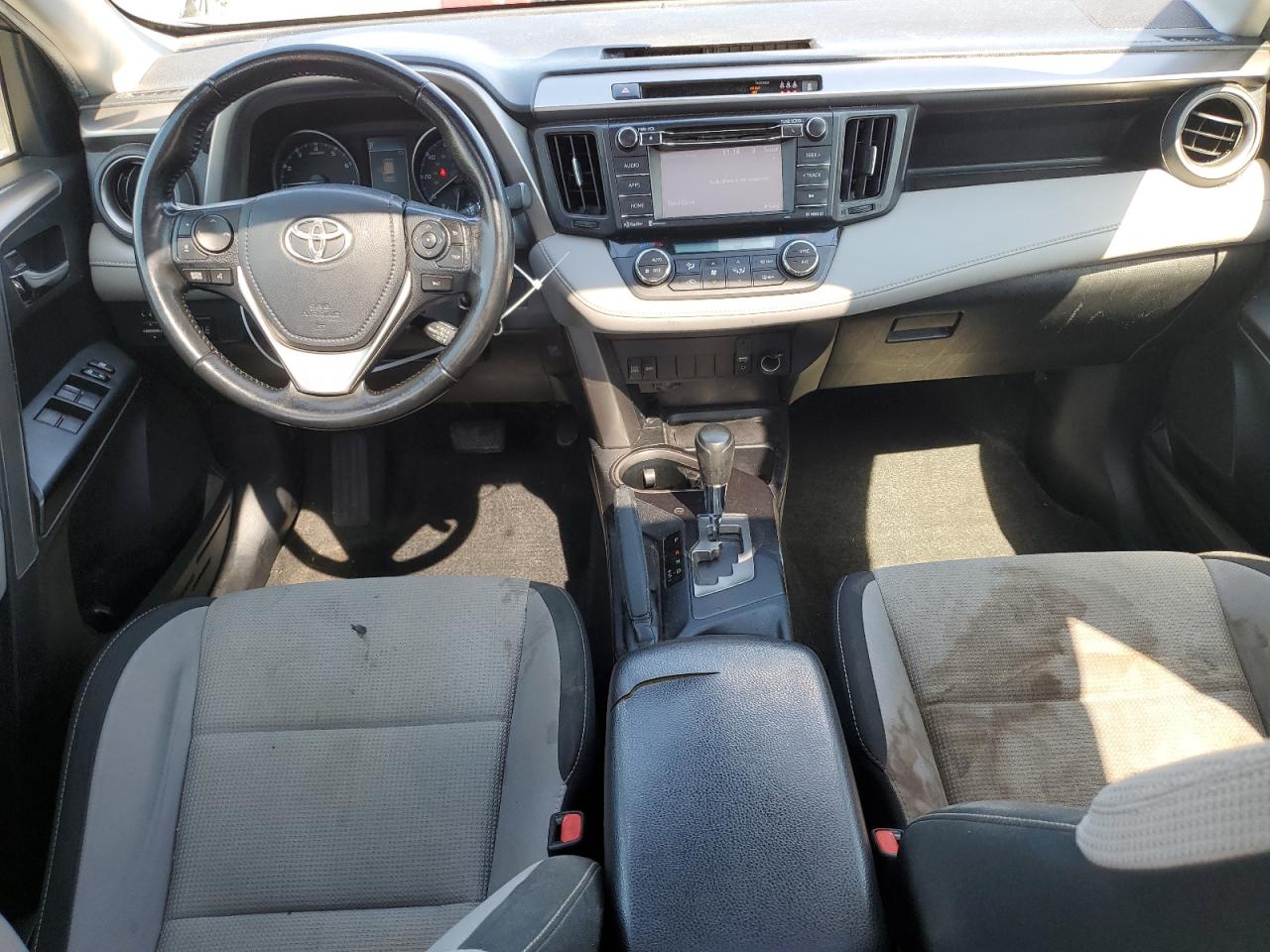 2017 Toyota RAV 4 - Image 8