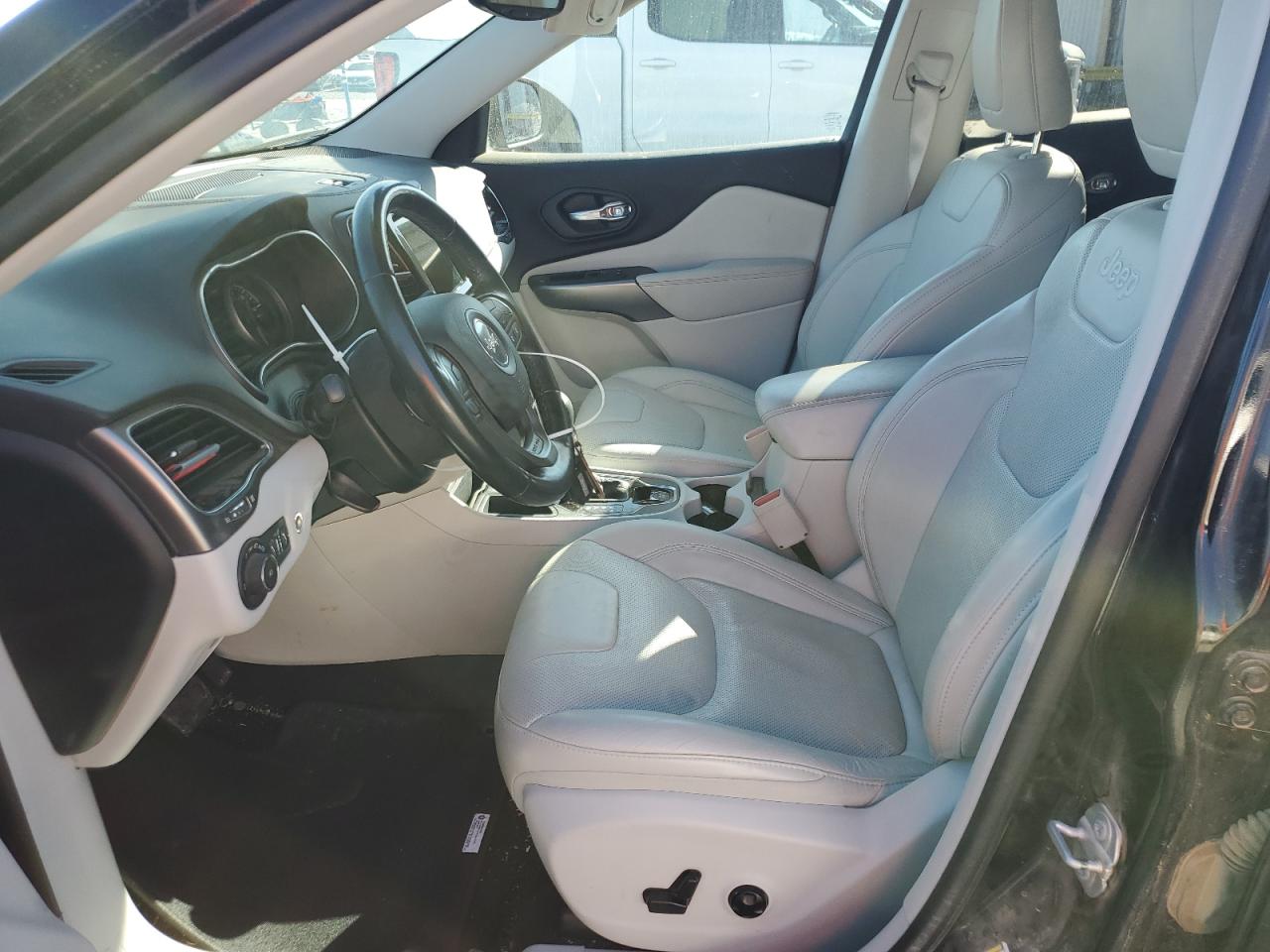 2020 Jeep Grand Cherokee - Image 7