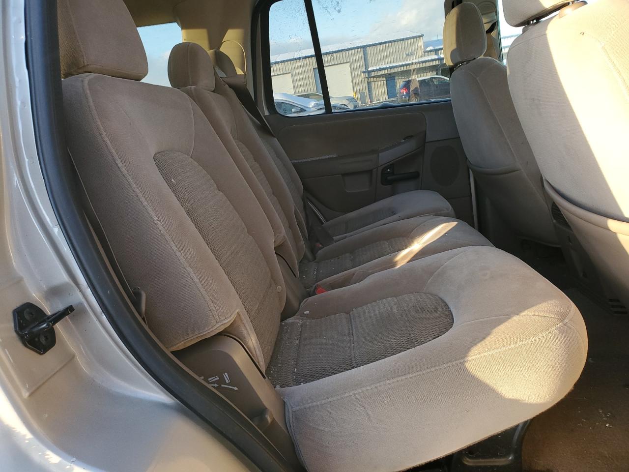 2005 Ford Explorer - Image 11