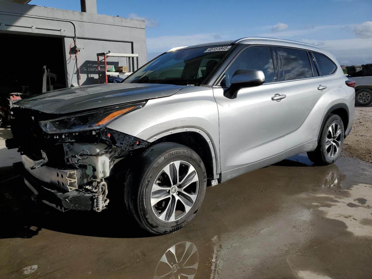 2021 Toyota Highlander - Image 1