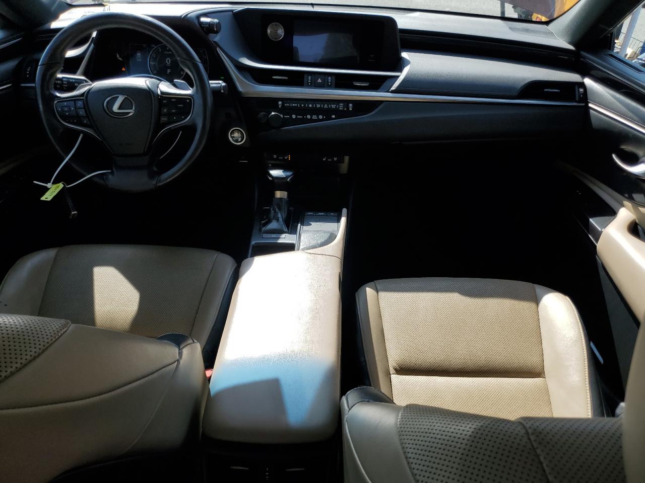 2019 Lexus ES - Image 8