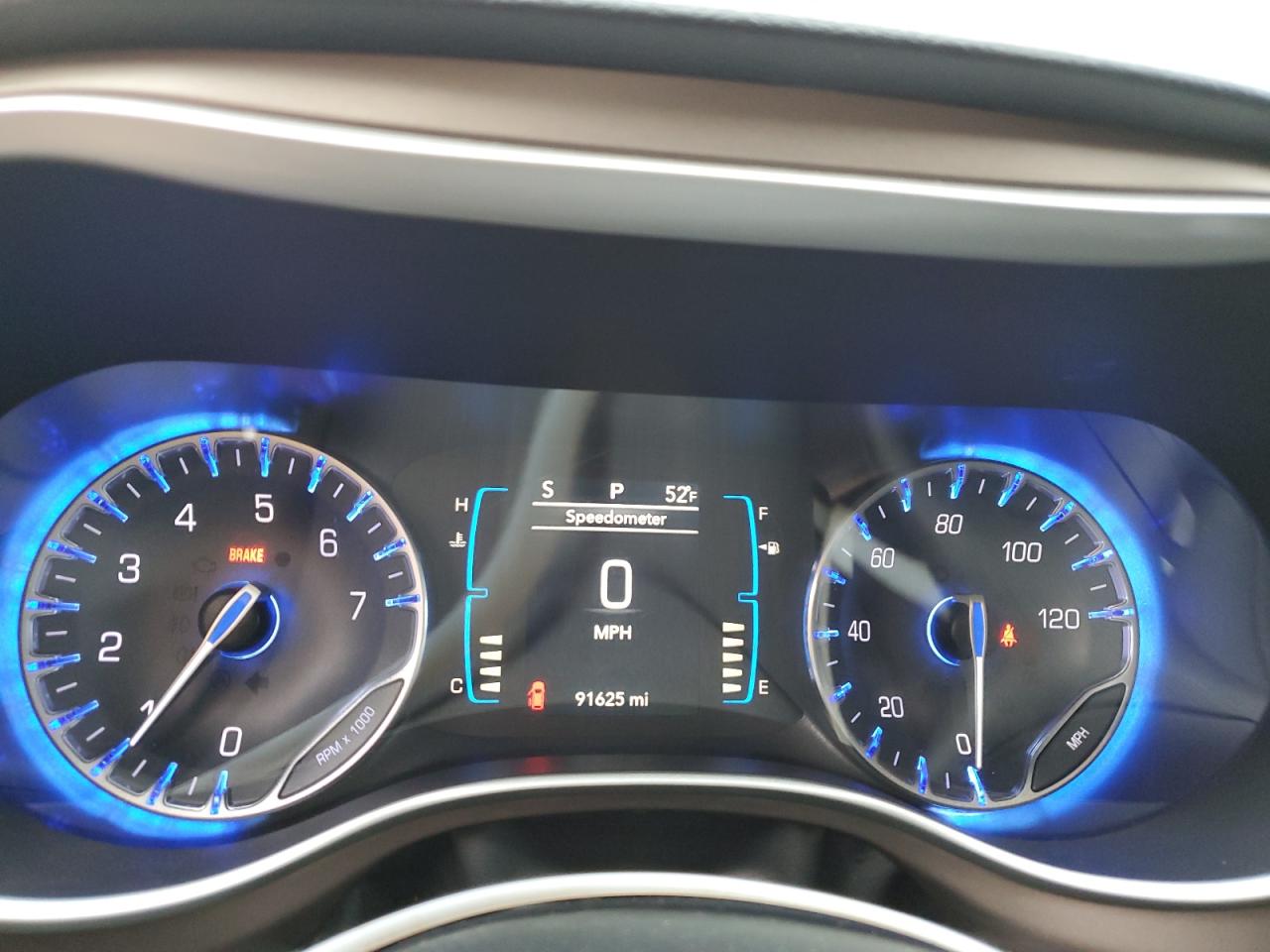 2017 Chrysler Pacifica - Image 9