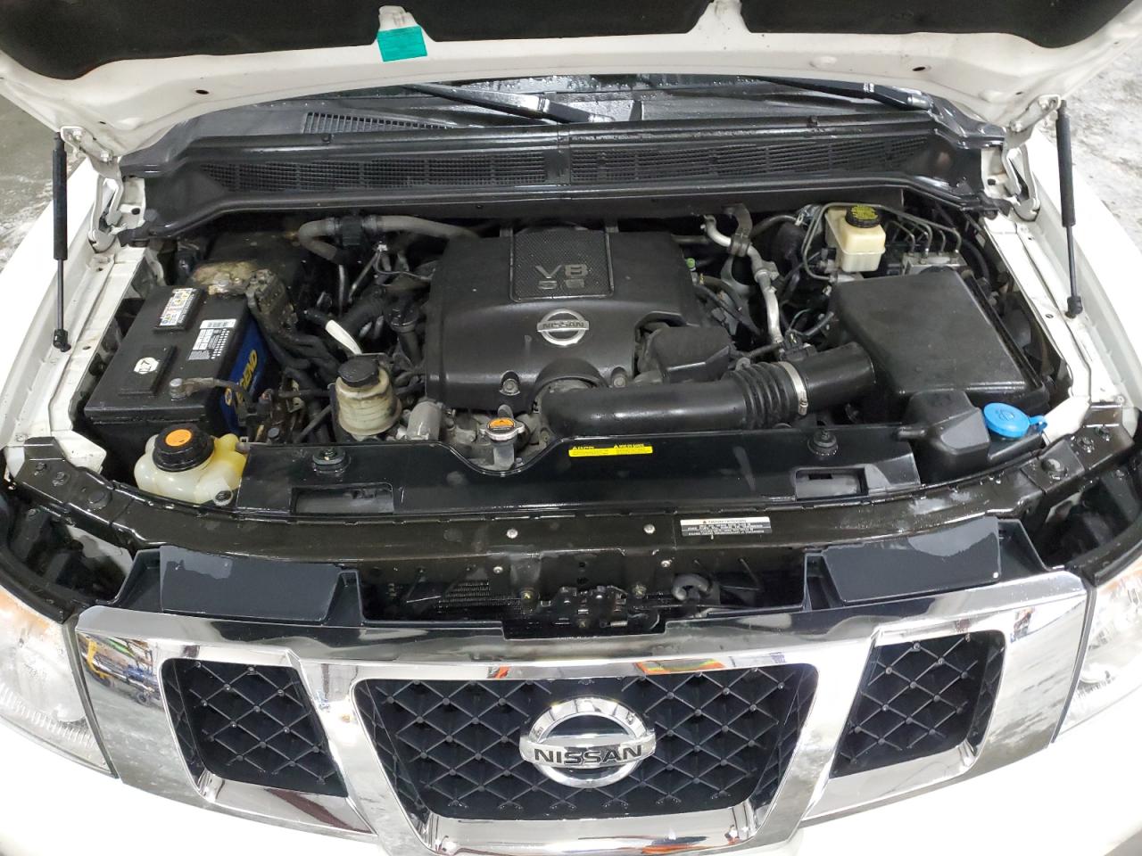 2015 Nissan Armada - Image 12