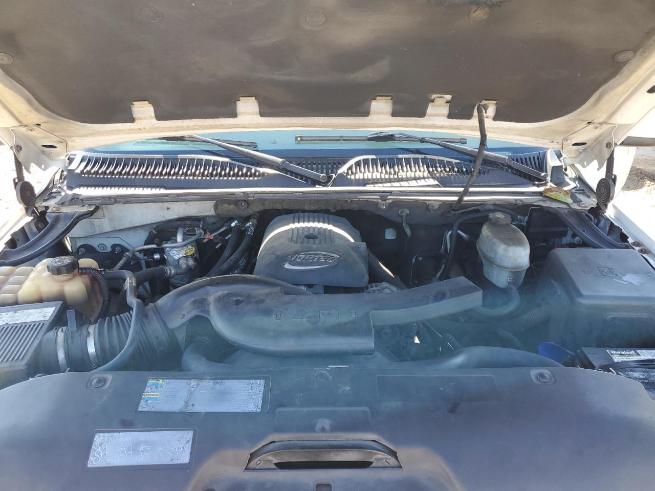 2004 Chevrolet Tahoe - Image 12