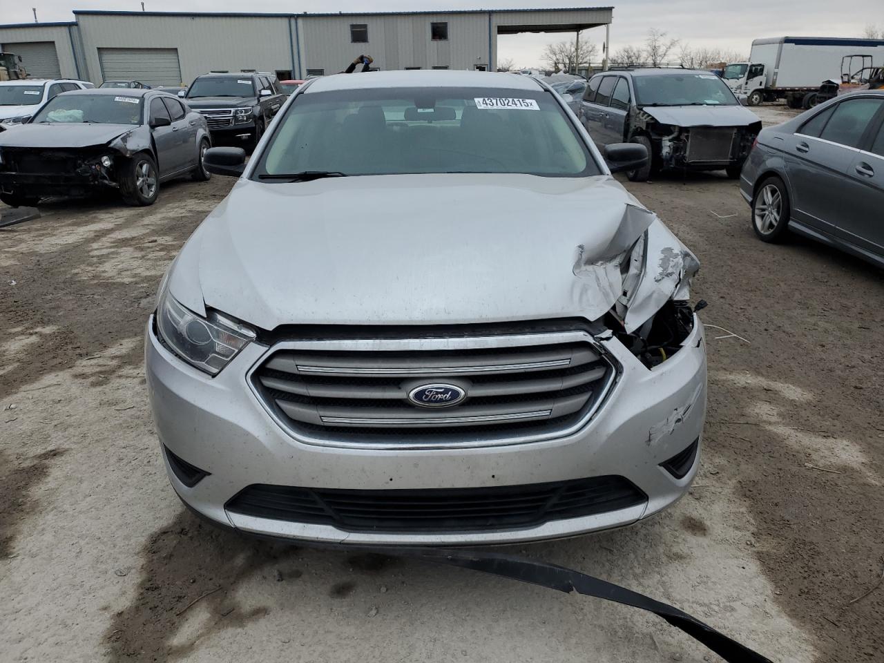 2015 Ford Taurus - Image 5