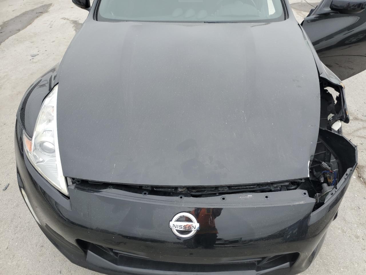 2015 Nissan 370Z - Image 11