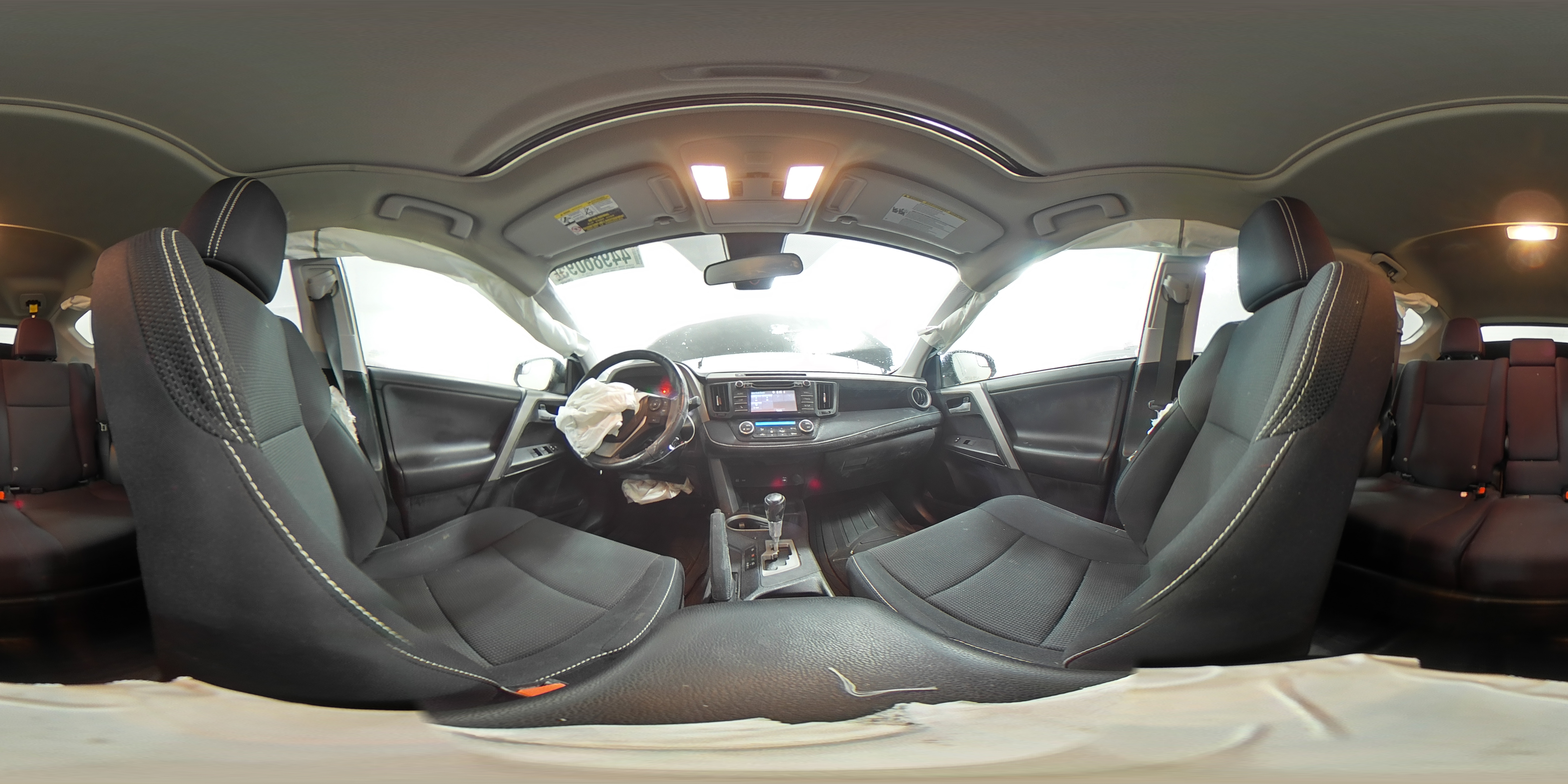 2018 Toyota RAV 4 - Image 15