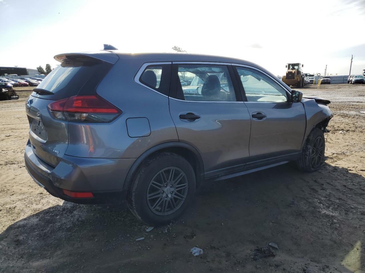 2017 Nissan Rogue - Image 3