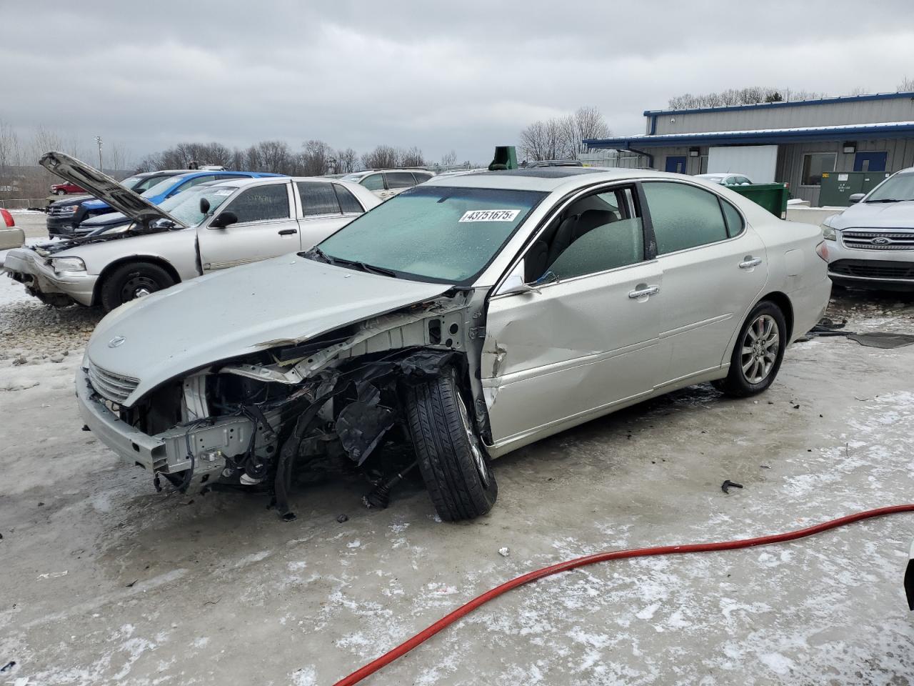 2004 Lexus Es 330 продається в Wayland, MI - Front End