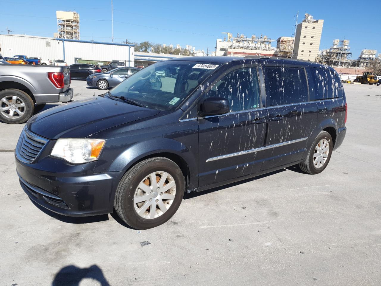 2014 Chrysler Town & Country - Image 1