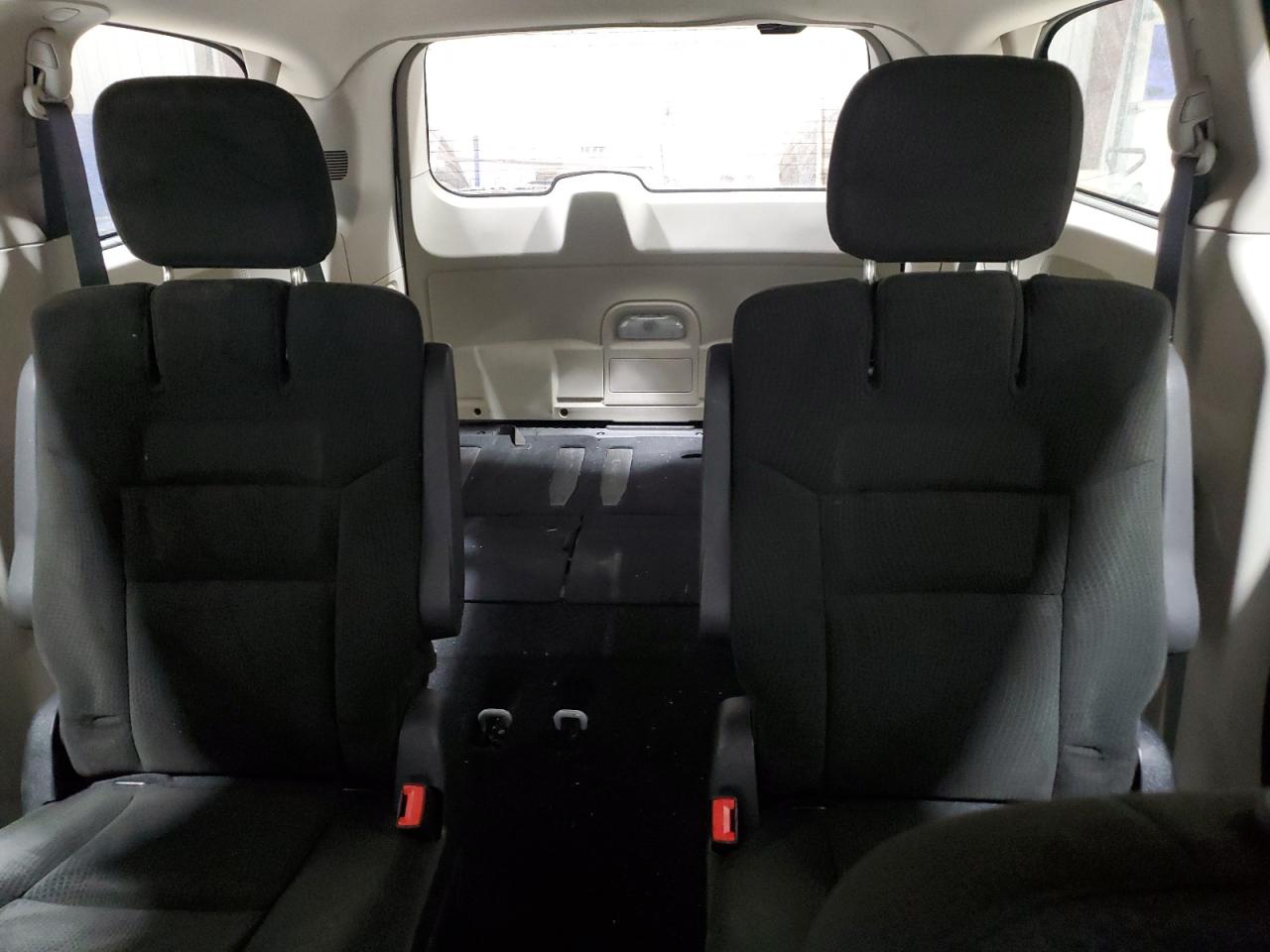 2015 Dodge Caravan - Image 10
