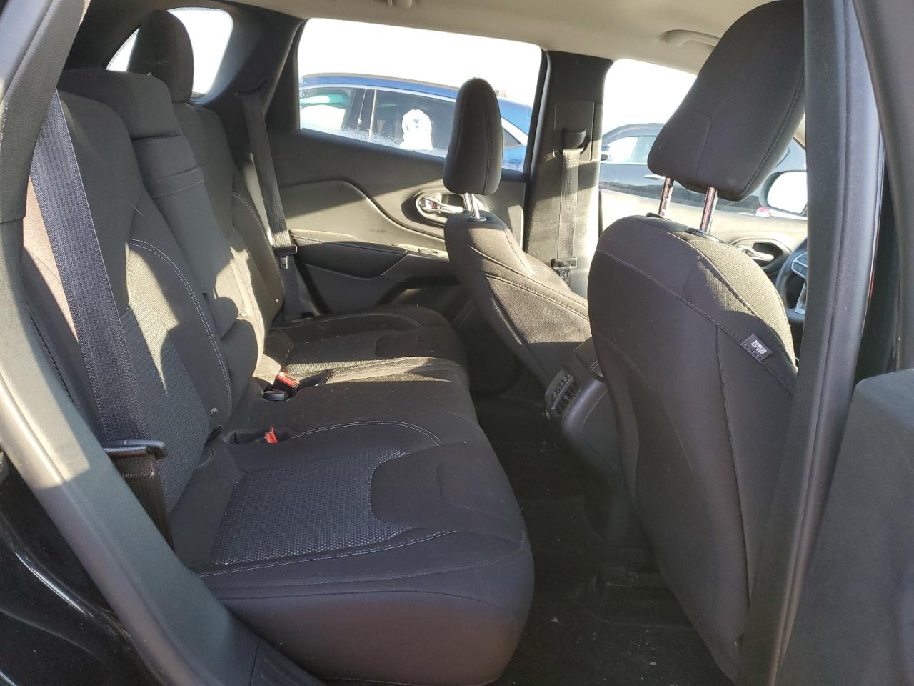 2019 Jeep Grand Cherokee - Image 11