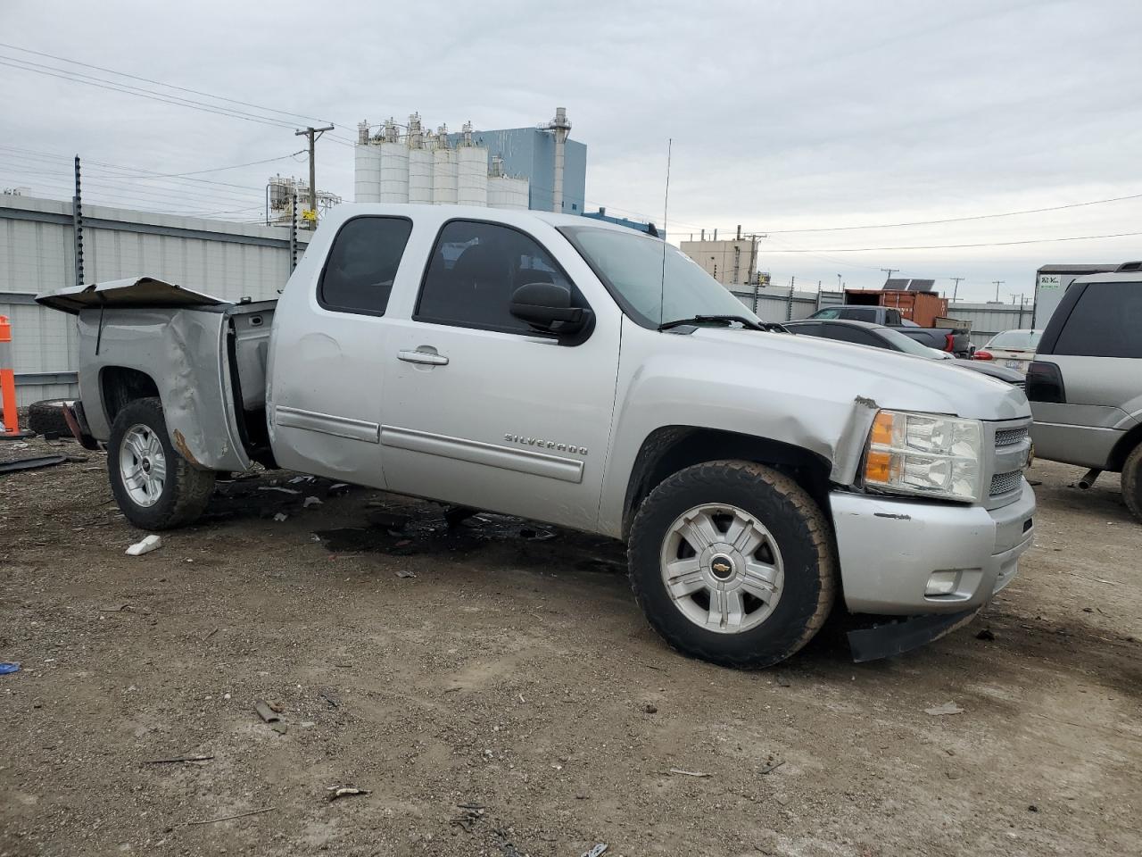 2011 Chevrolet Silverado - Image 4