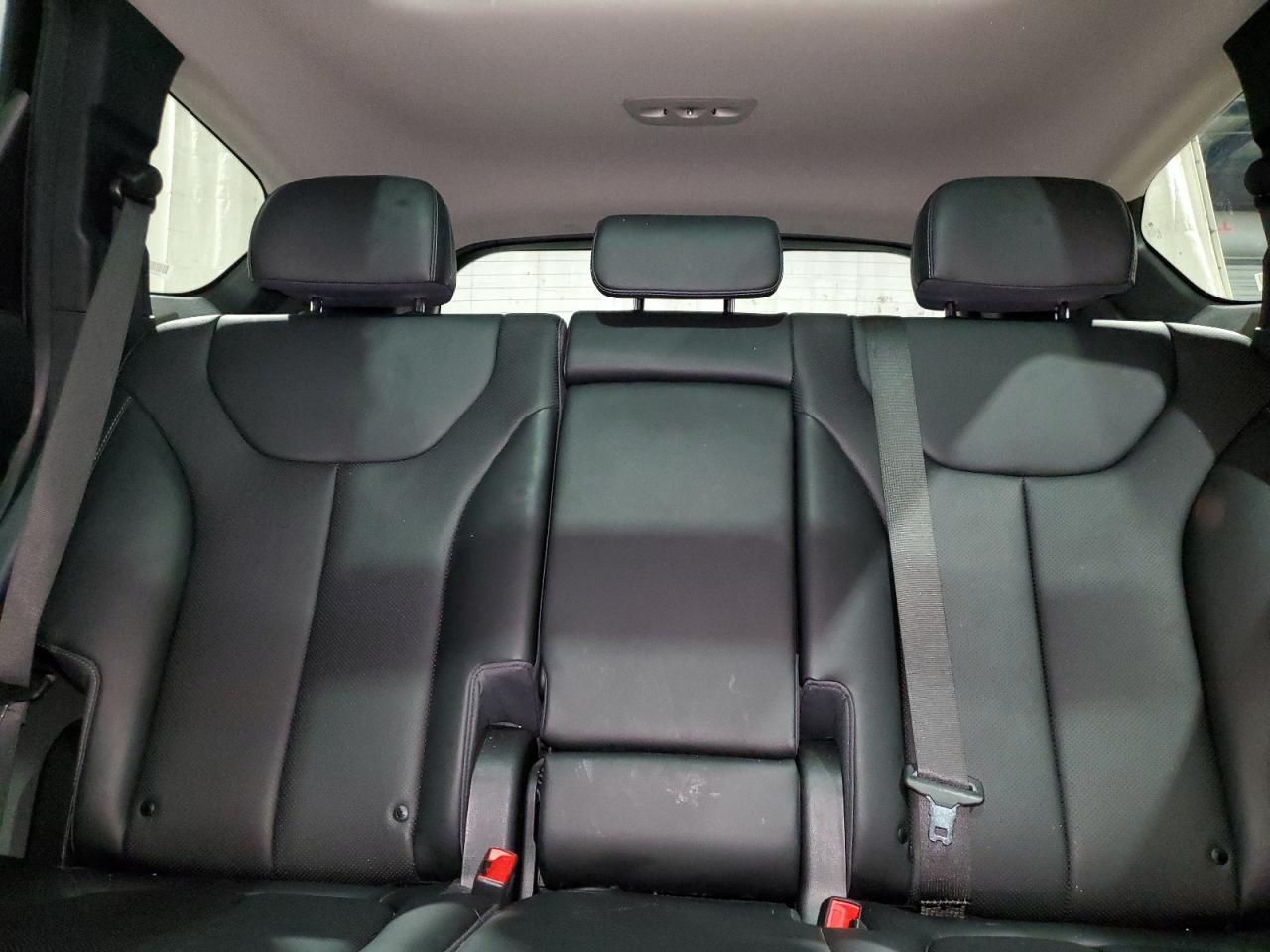 2023 Hyundai Santa Fe - Image 10