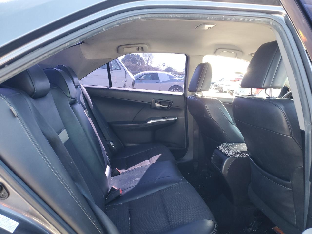 2014 Toyota Camry - Image 10