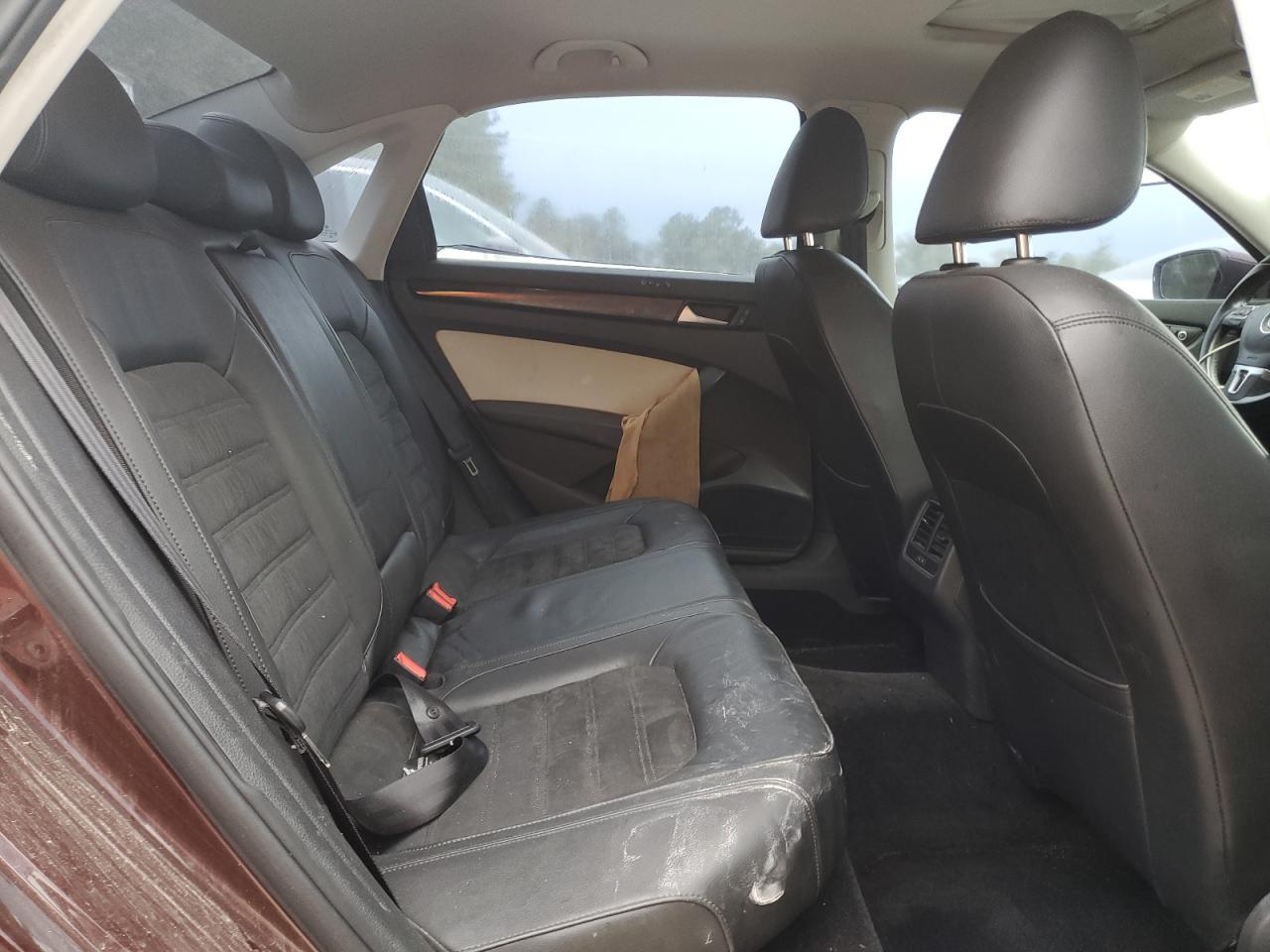 2014 Volkswagen Passat - Image 11