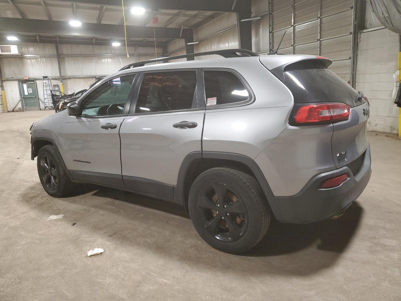 2016 Jeep Grand Cherokee - Image 2