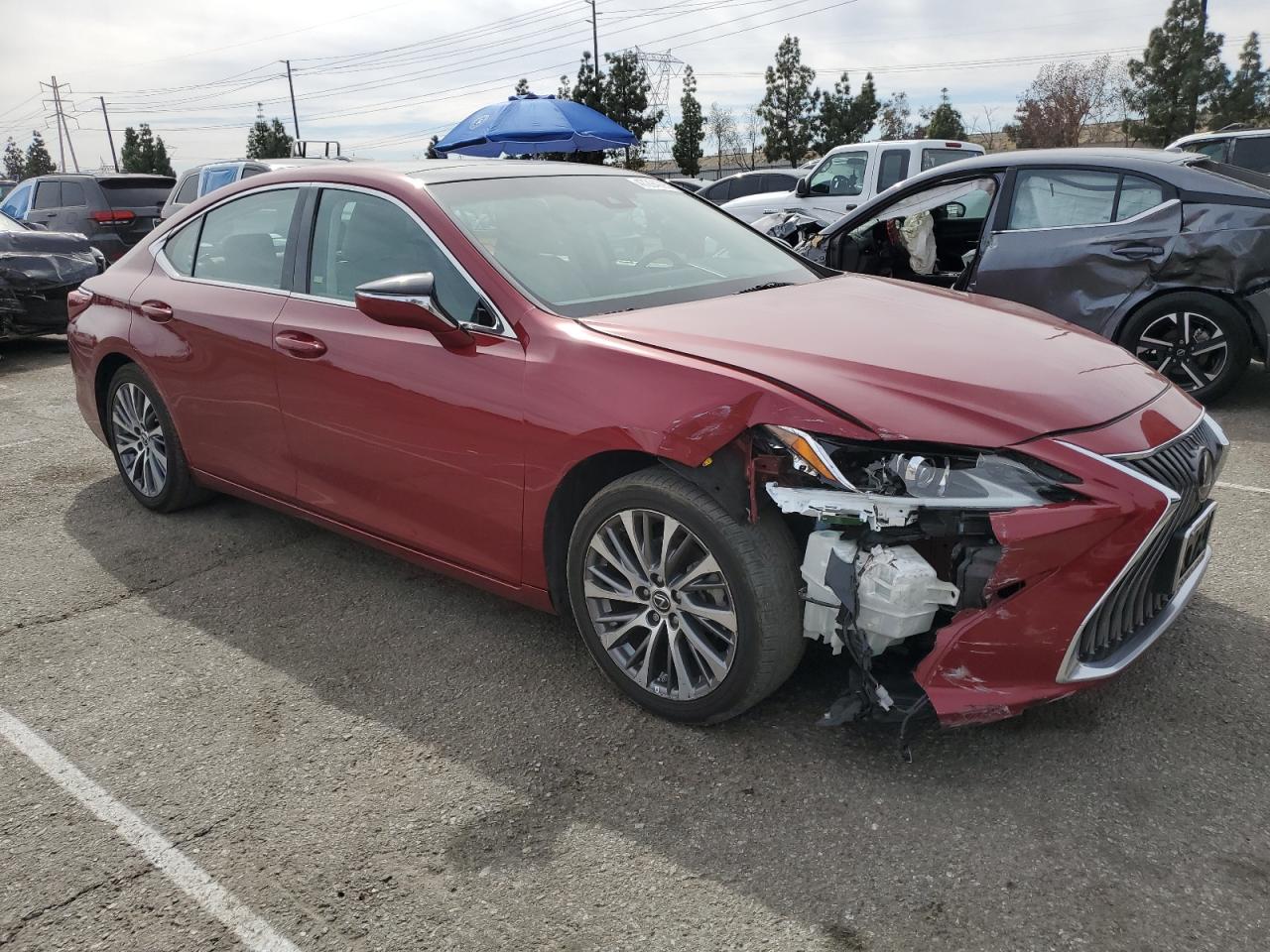 2019 Lexus ES - Image 4