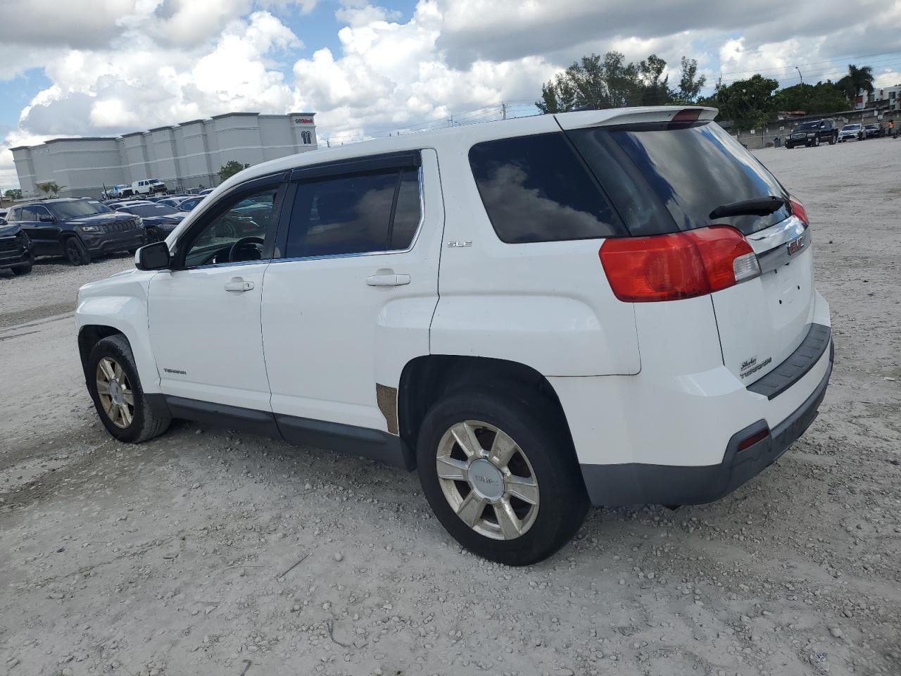 2010 GMC Terrain - Image 2