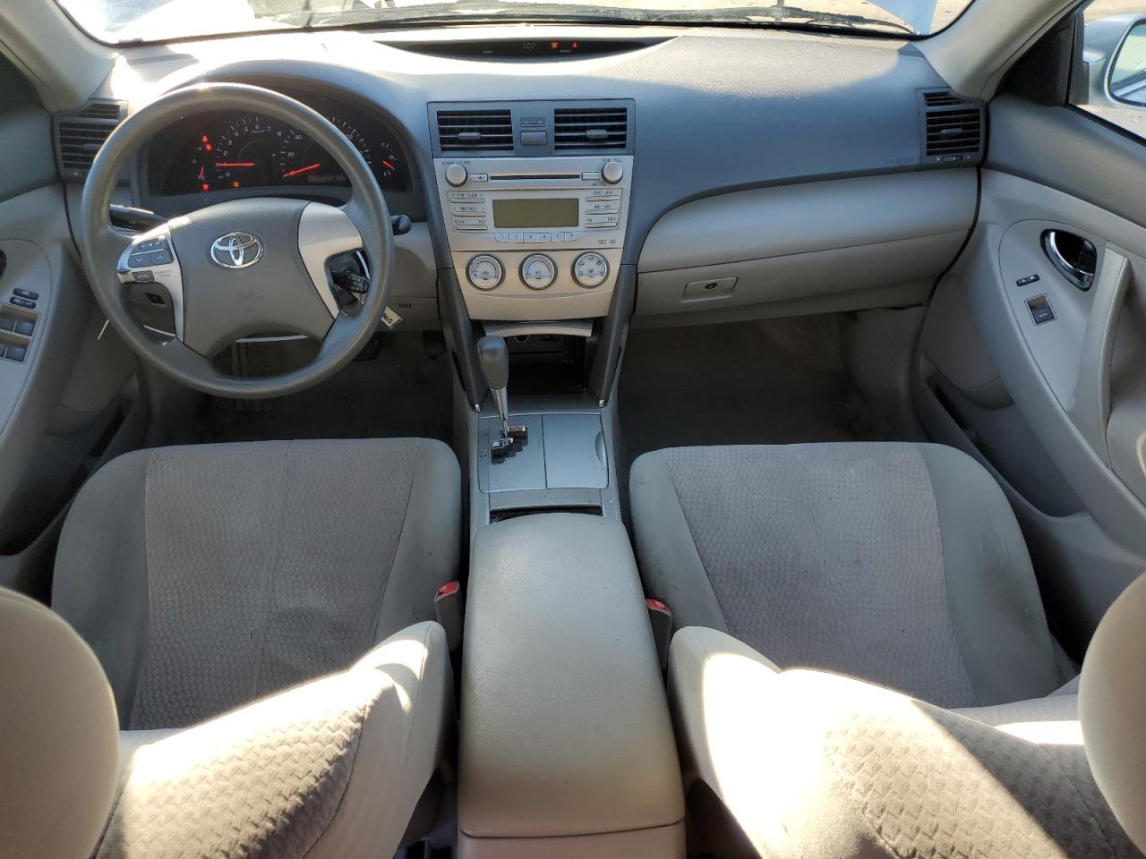 2010 Toyota Camry - Image 8