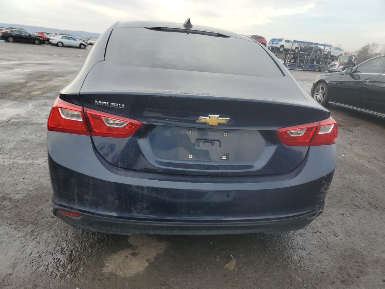 2017 Chevrolet Malibu - Image 6