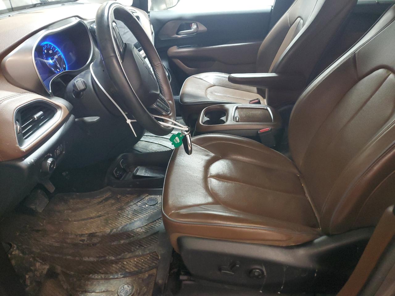2018 Chrysler Pacifica - Image 7