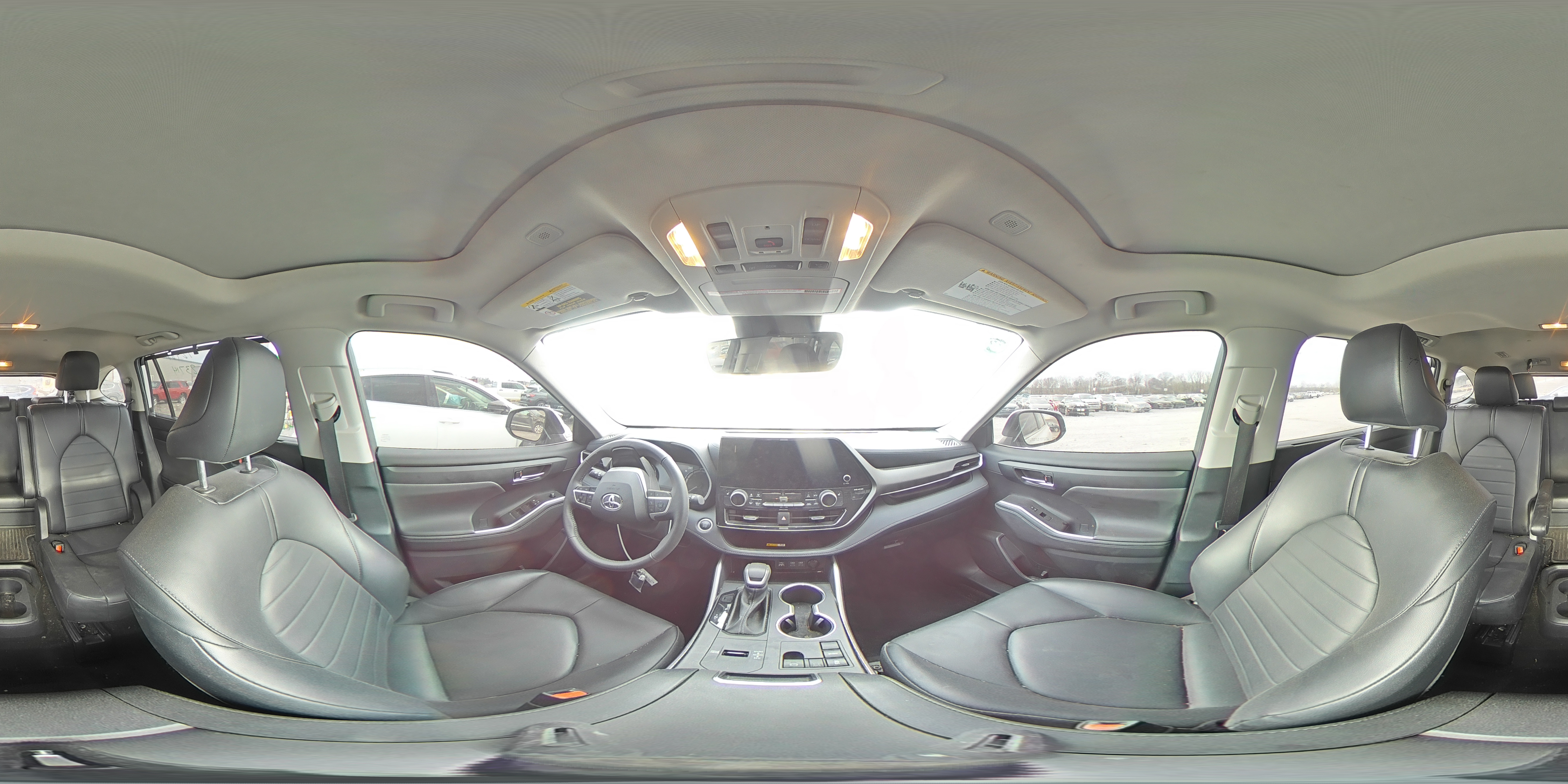 2024 Toyota Highlander - Image 15