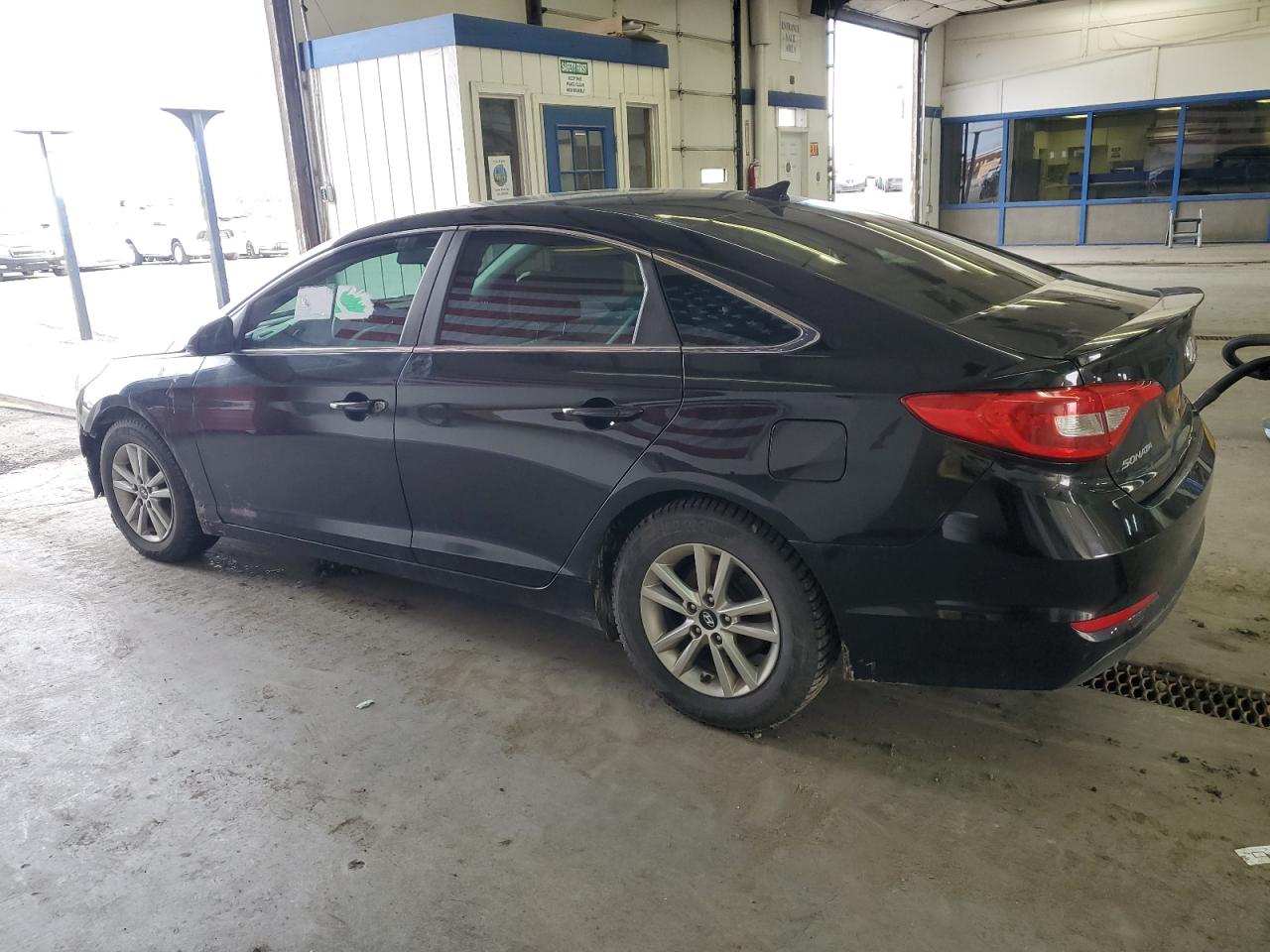 2017 Hyundai Sonata - Image 2