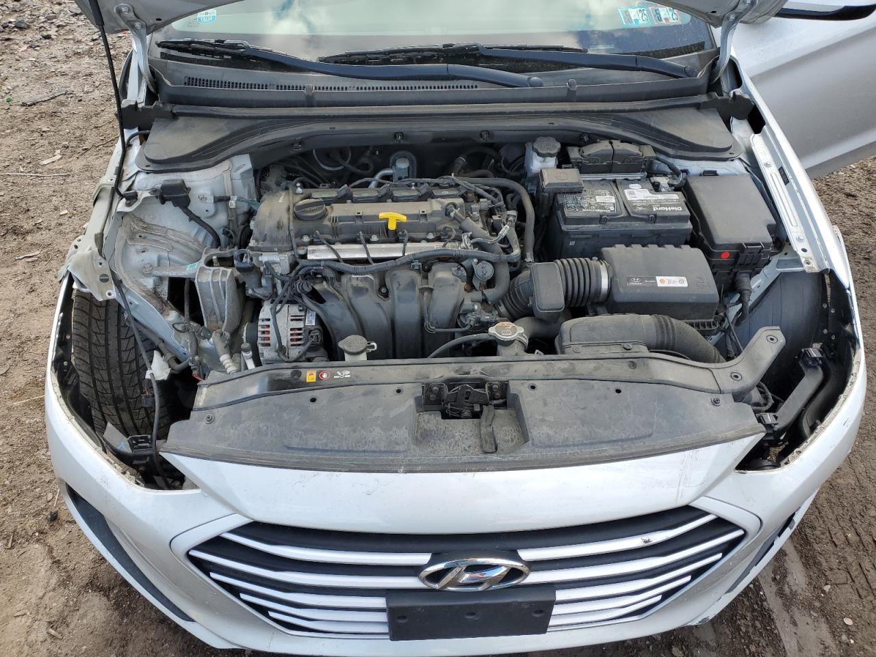 2018 Hyundai Elantra - Image 11