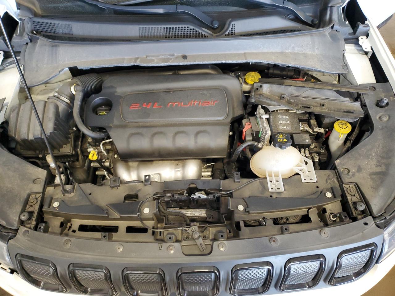 2022 Jeep Compass - Image 12