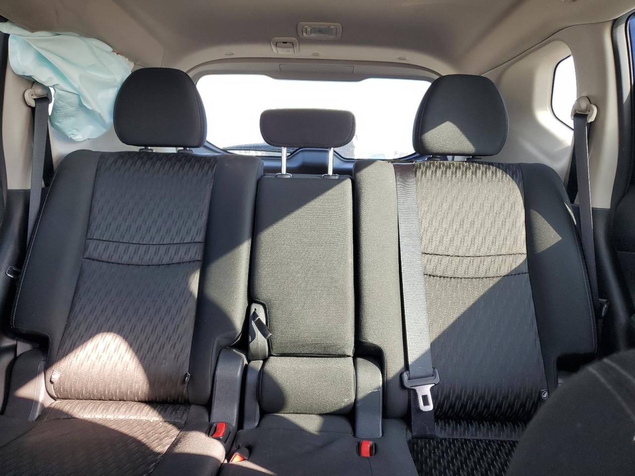 2018 Nissan Rogue - Image 10