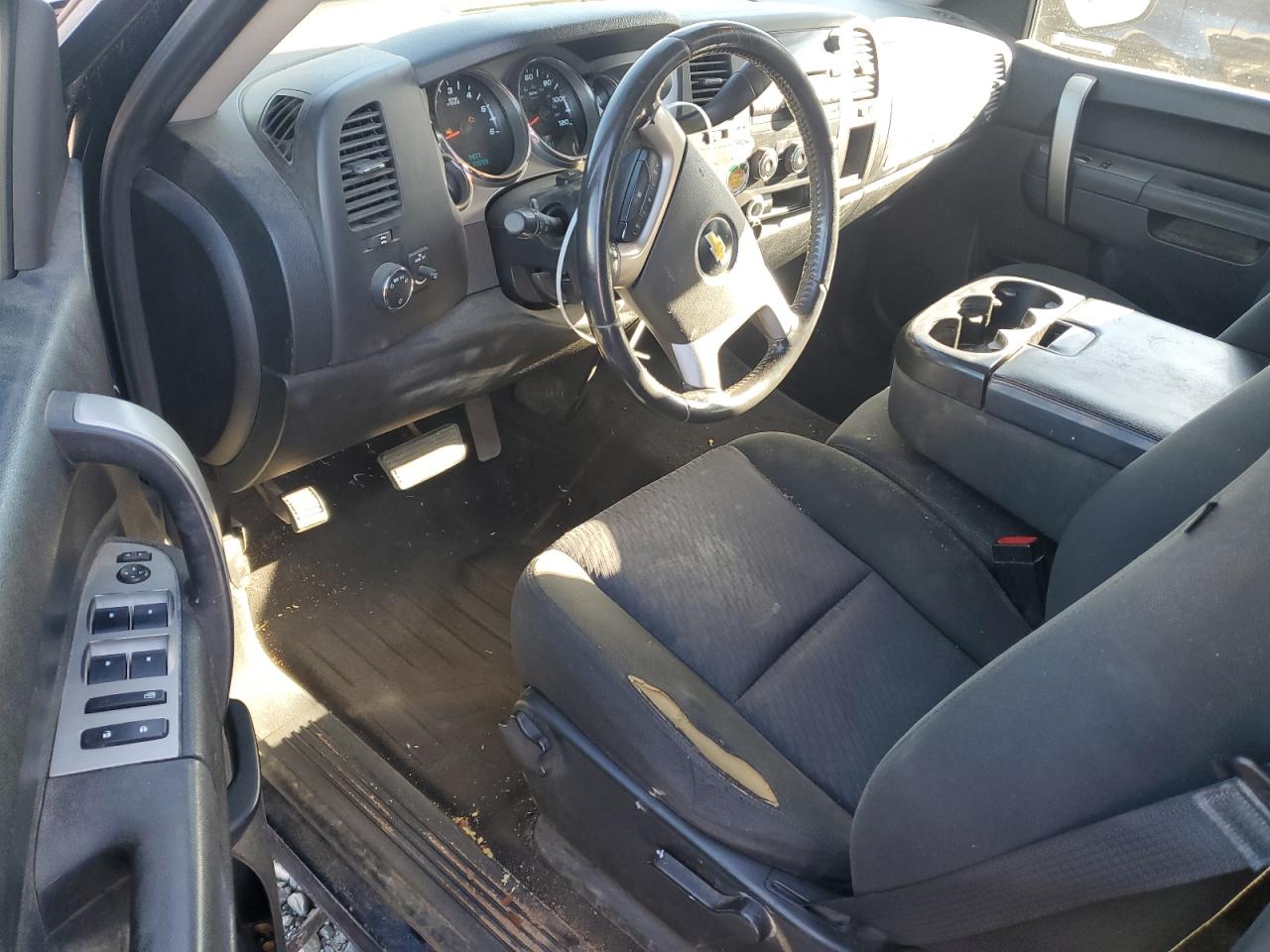 2011 Chevrolet Silverado - Image 8