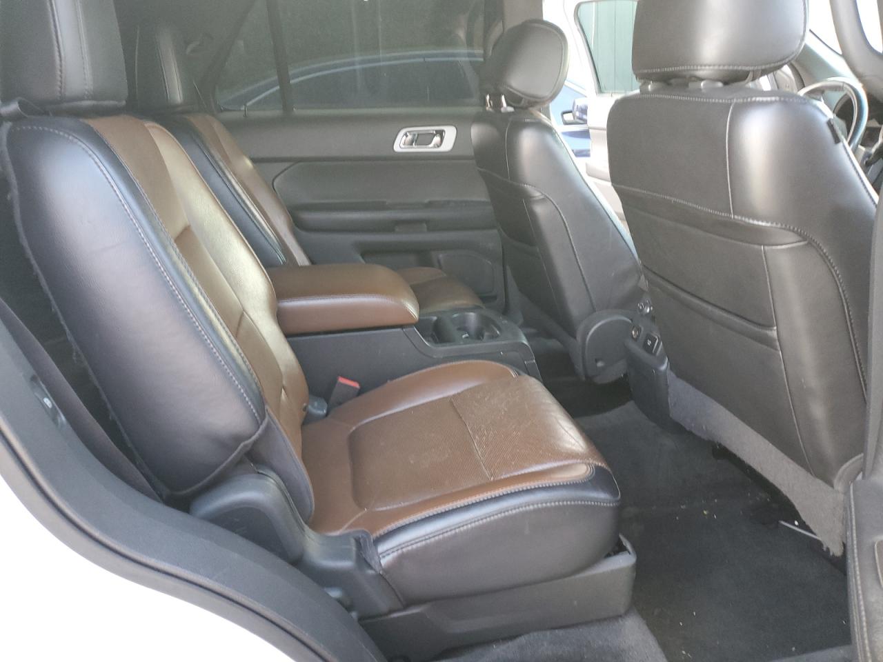 2011 Ford Explorer - Image 11
