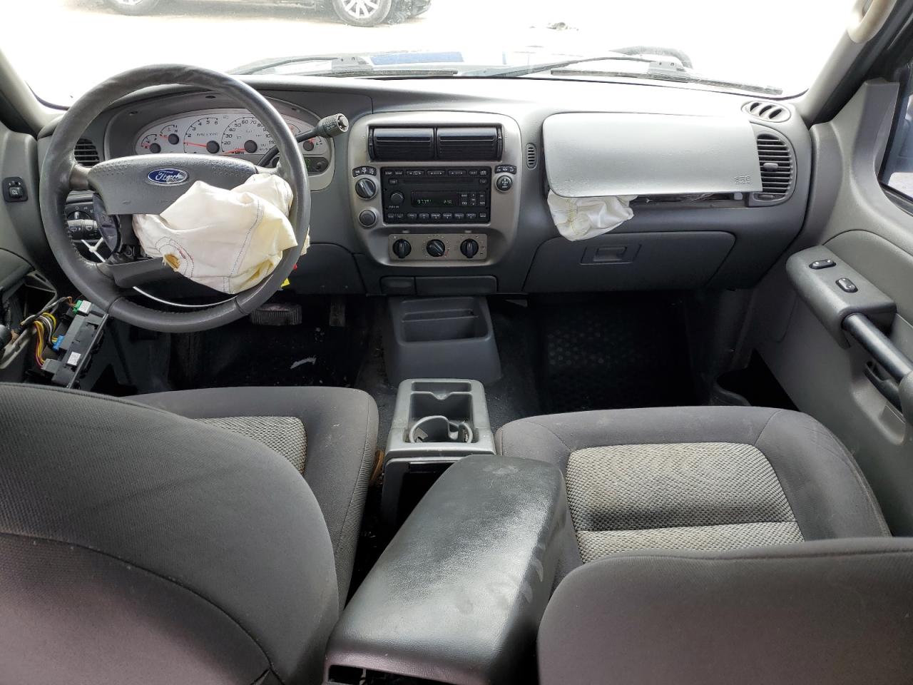 2005 Ford Explorer - Image 8