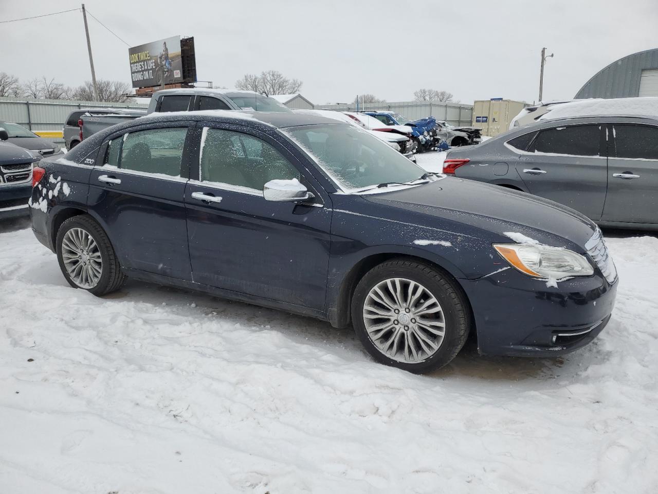 2012 Chrysler 200 - Image 4