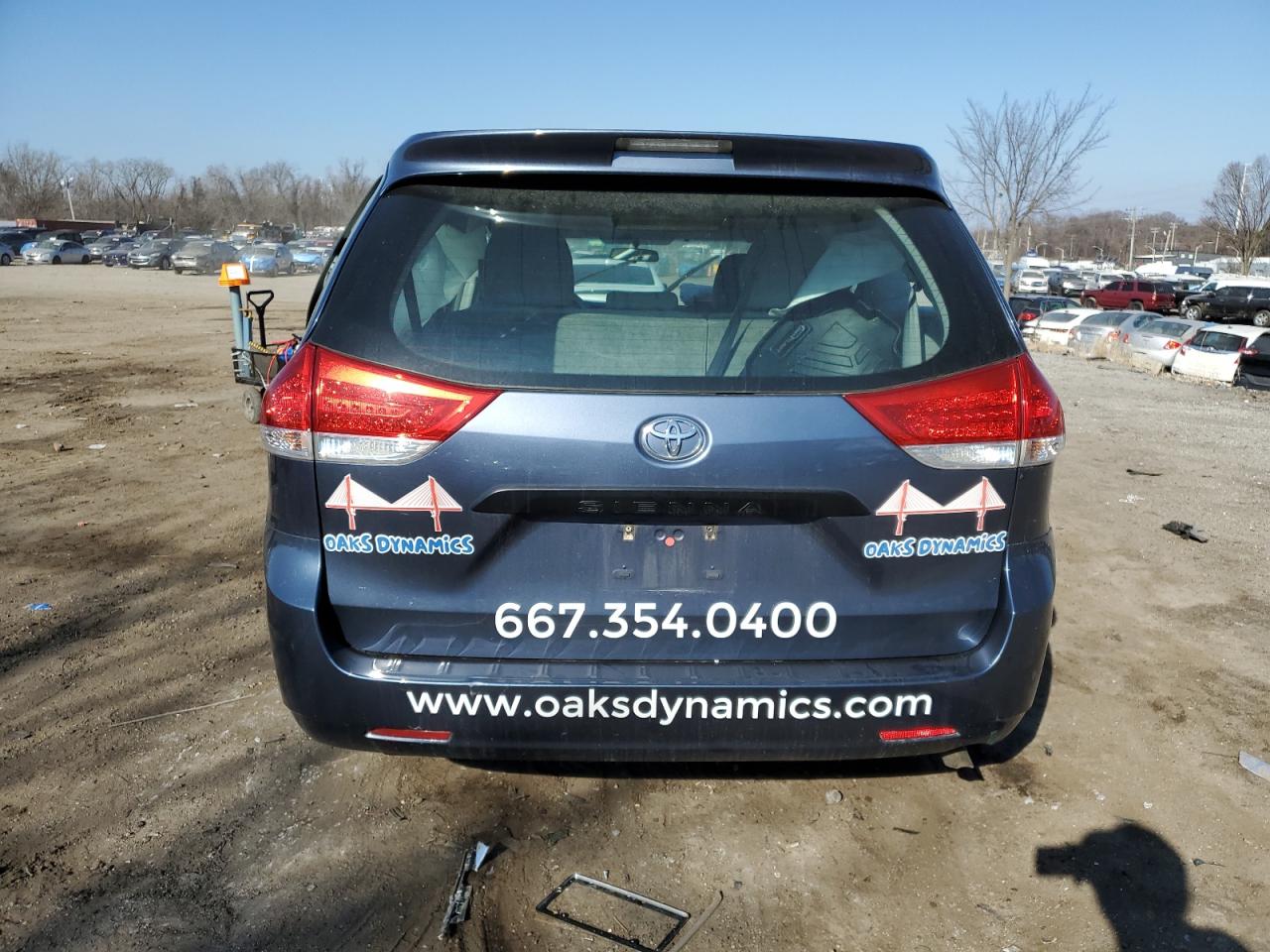 2014 Toyota Sienna - Image 6