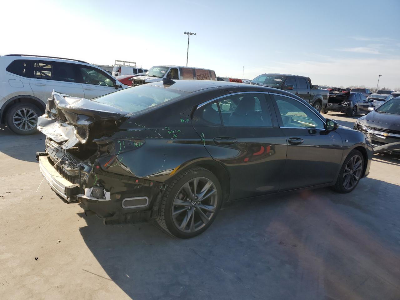 2019 Lexus ES - Image 3