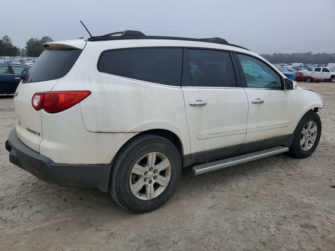 2011 Chevrolet Traverse - Image 3