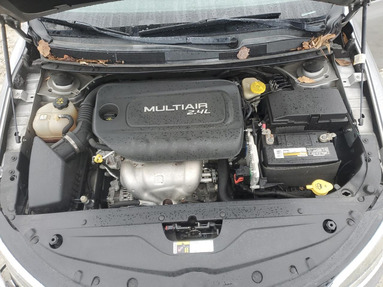 2016 Chrysler 200 - Image 13